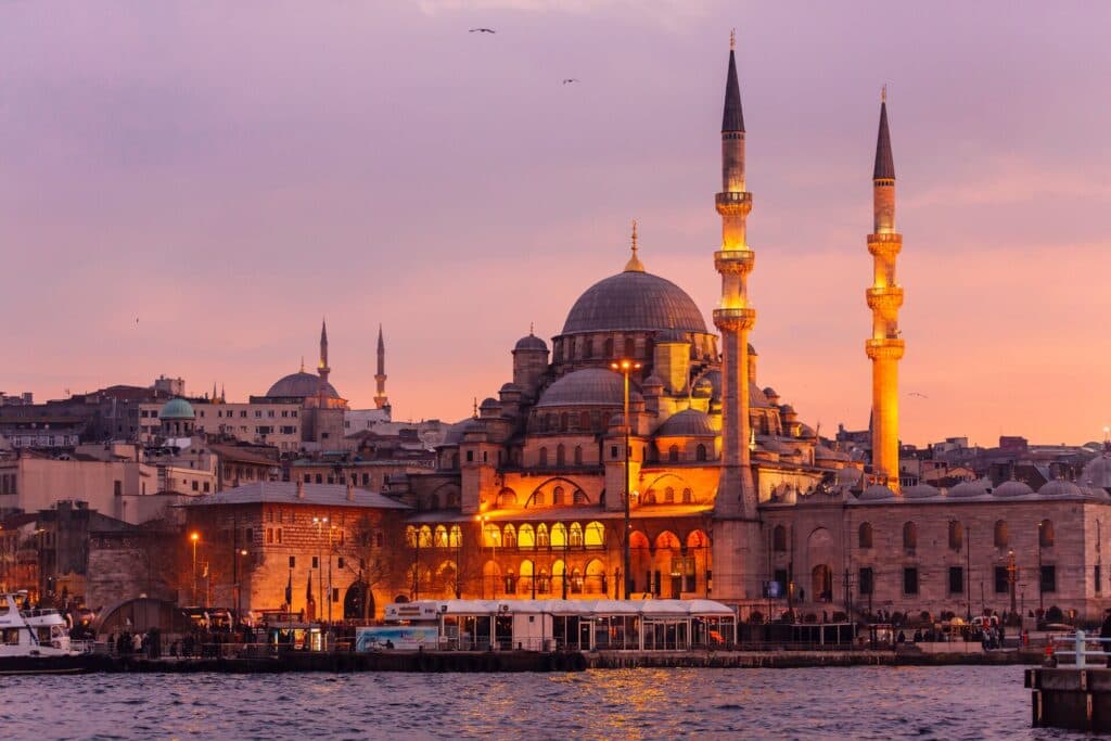 رحلات تركيا مع الدليمي للسياحة والسفر